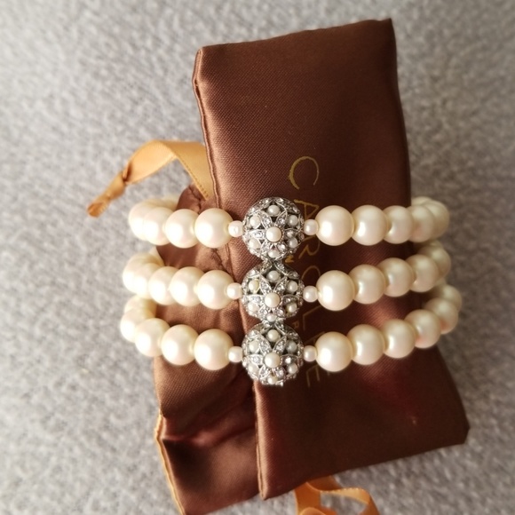 NWOT CaroLee NY 3 Tier Simulated Pearl Bracelet - Picture 4 of 8